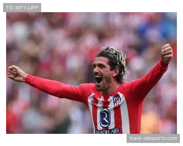 热门足球明星新赛季展望：表现引发球迷高度期待