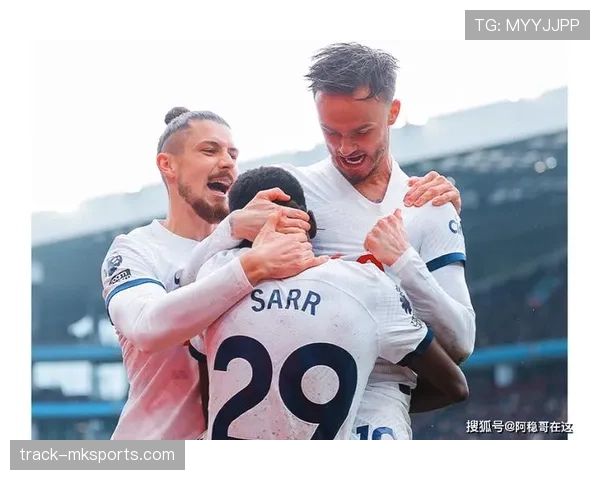 富勒姆明星球员关键发挥助球队力拼英超保级，状态回升引关注