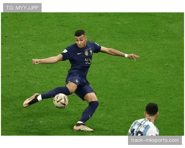 姆巴佩踢球太独？战术角色与进攻参与度解析