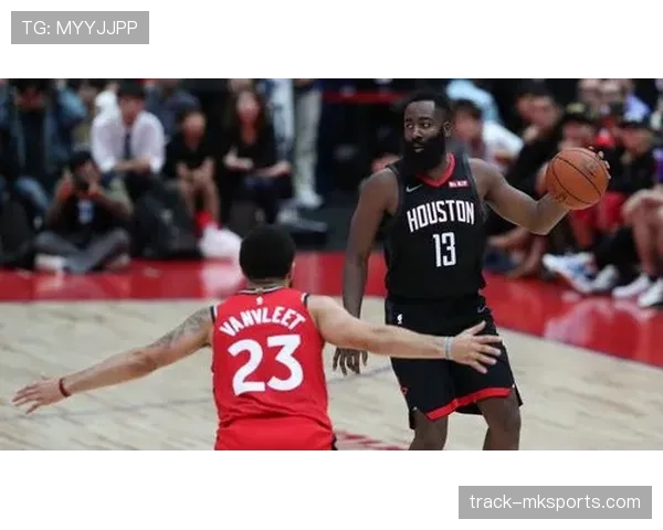 内线核心弗拉德·迪瓦茨挡拆策应能力提升球队整体进攻效率